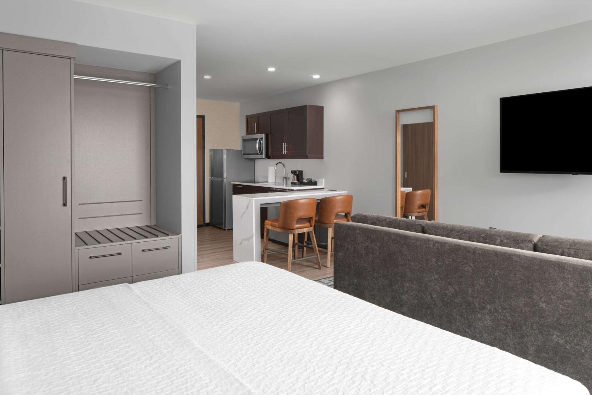 Homewood By Hilton Uptown First Ward Hotel 3*